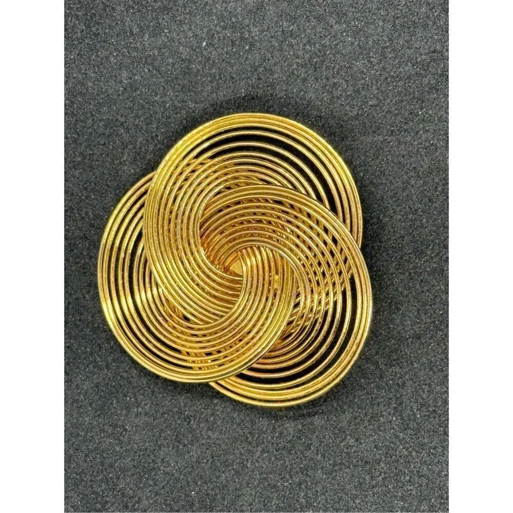 VINTAGE LOOKING Vtg C Catch Gold tone Wire Interlocking 3 Circle Brooch Pin GOOD